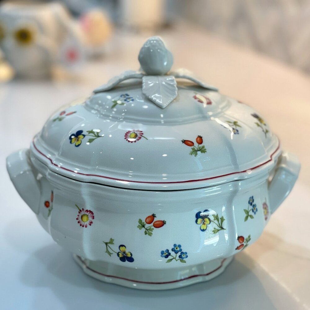 Villeroy and Boch Petite Fleur Covered Serving Dish - Picture 2 of 10